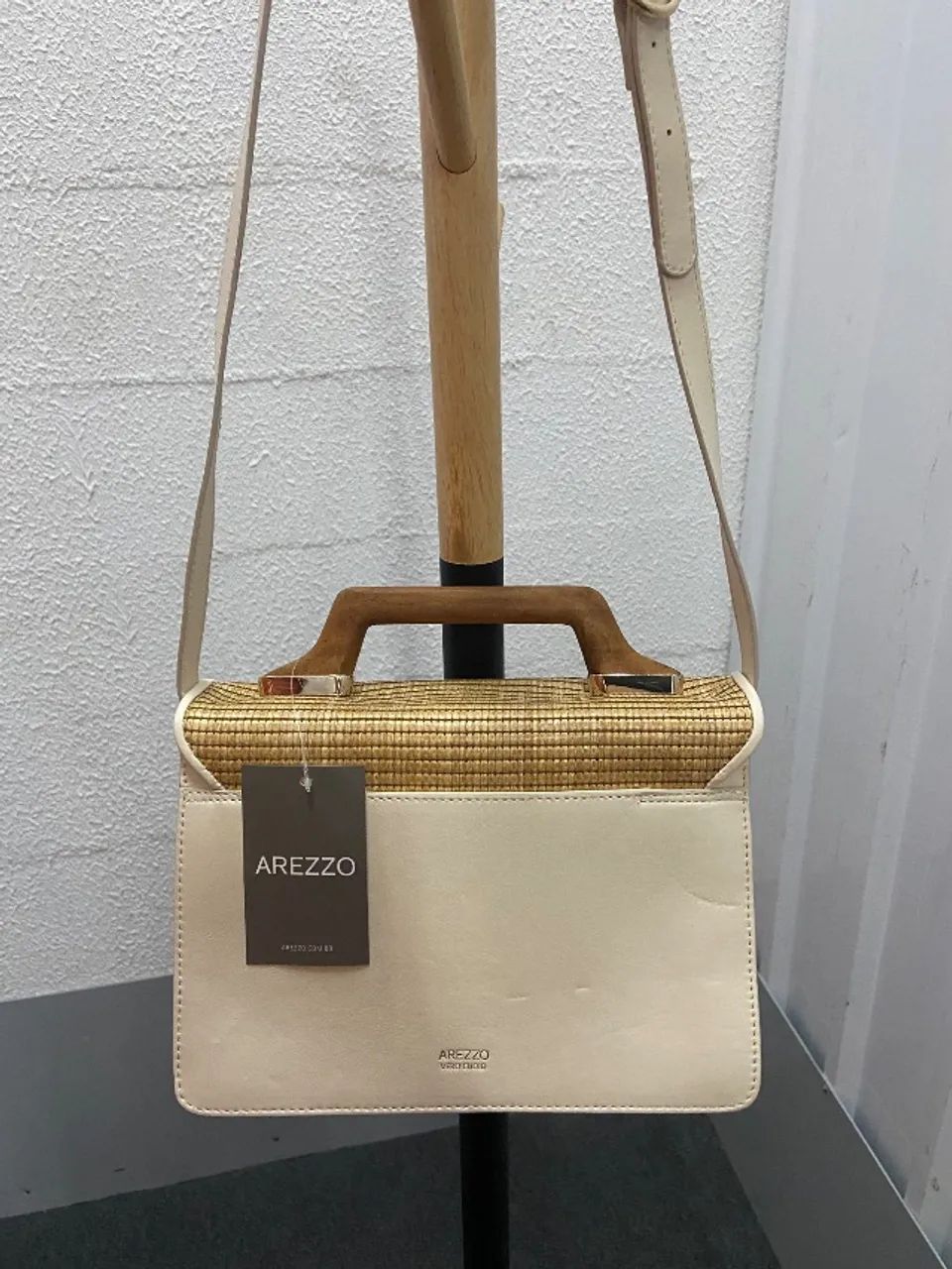 LINDA BOLSA EM COURO DA AREZZO NOVA COM ETIQUETA  - Foto 3