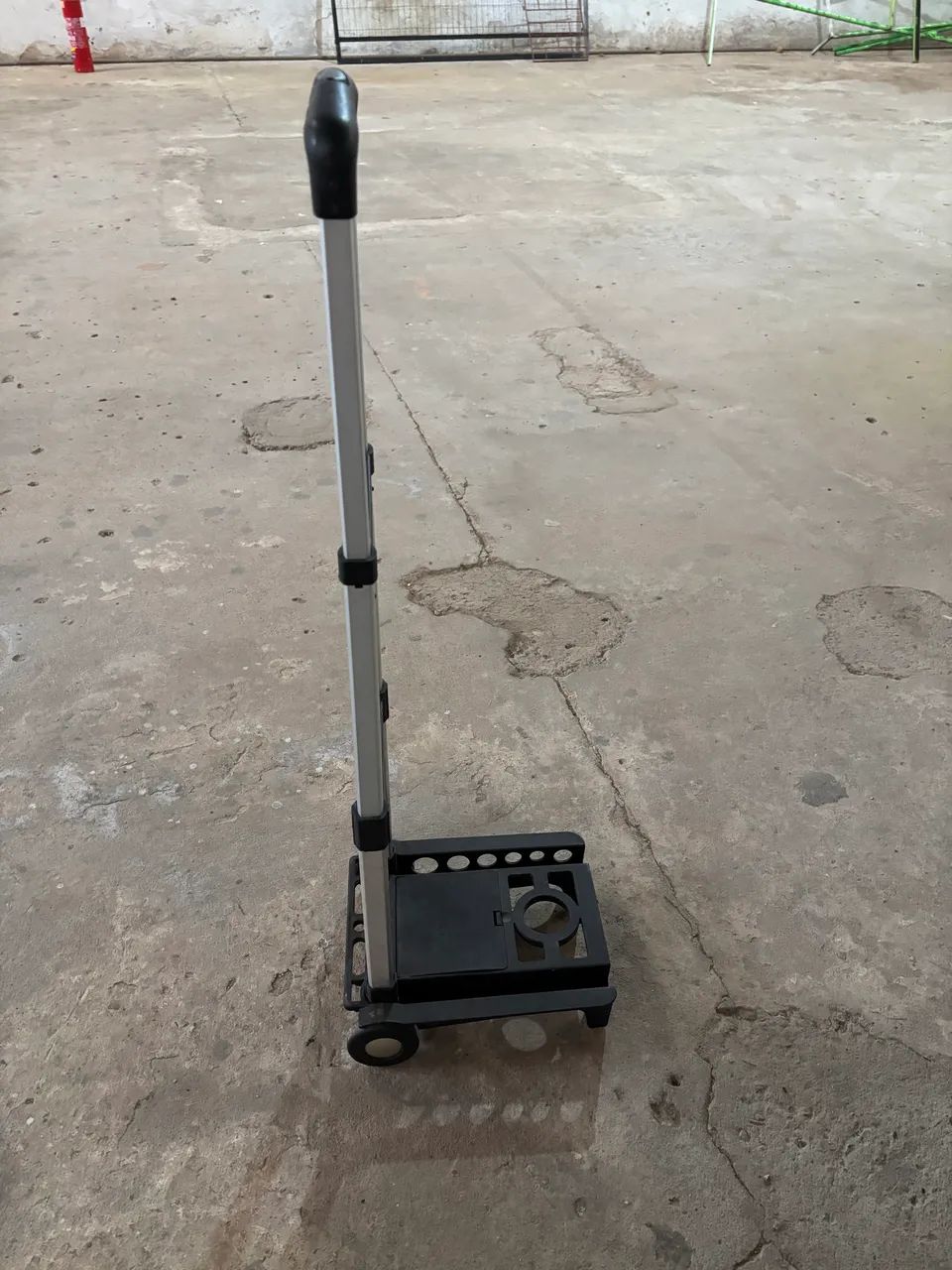 Carrinho de transporte Dobrável - prático e resistente ( sem o elástico) - Foto 4