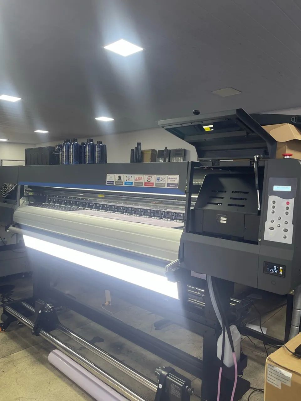 Plotter UV 180 3 Cabeças I3200 Branco, Colorido e Verniz