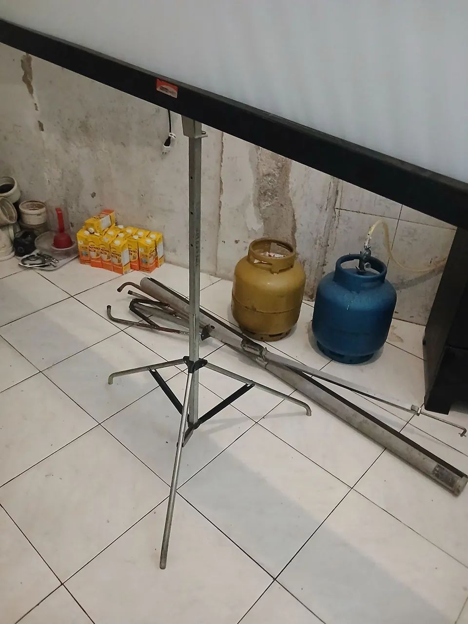 TELA PROJETOR  c/Tripé aço 200x180 - Foto 3