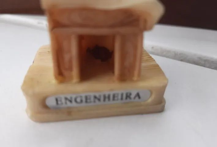Bibelô vintage representando engenheira 9cm atura - Foto 3