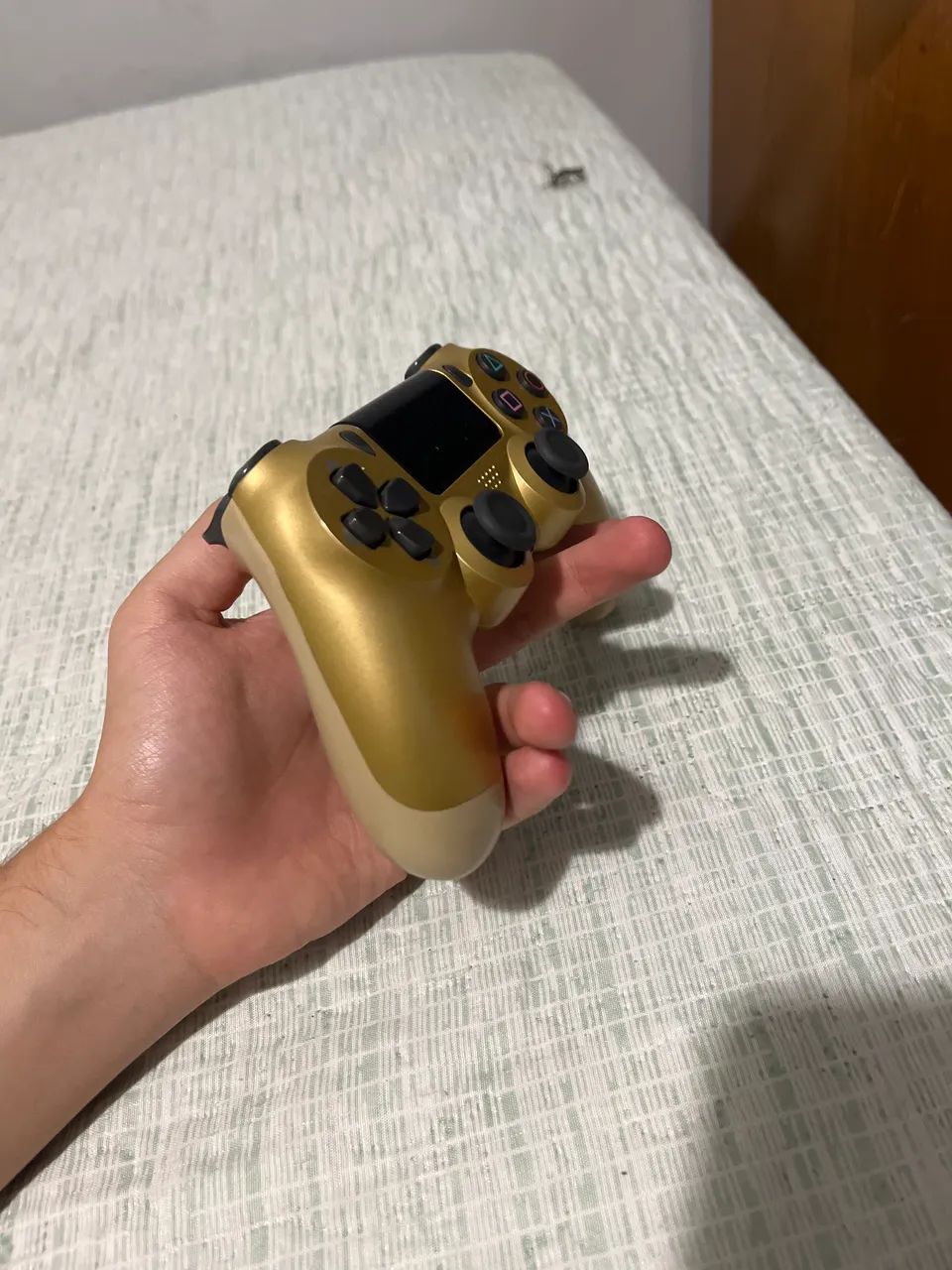Manete Ps4 dourada 3 meses de uso - Foto 5
