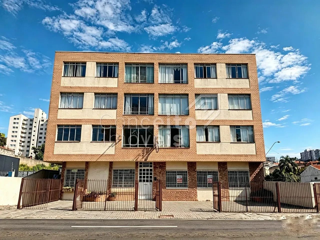 Edifício Matheus - Centro - Apartamento Semimobiliado
