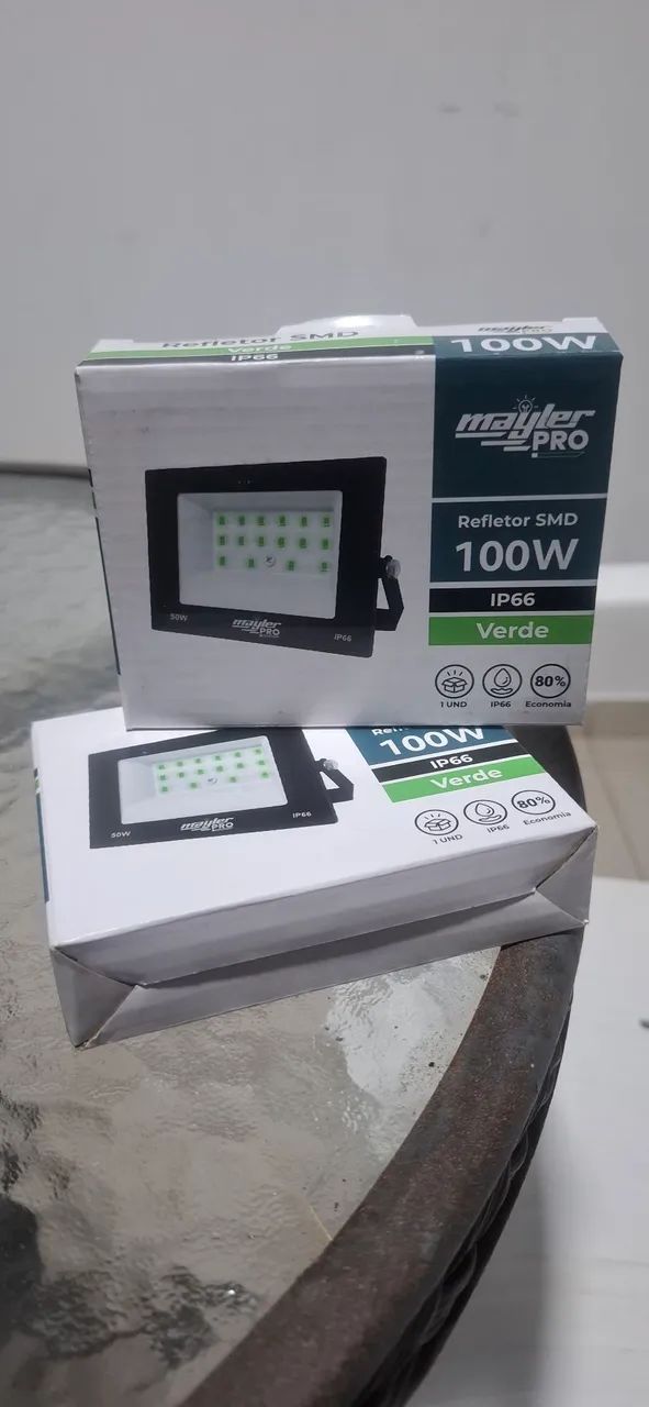 Vendo par de Refletor de Led Cor Verde  - Foto 2