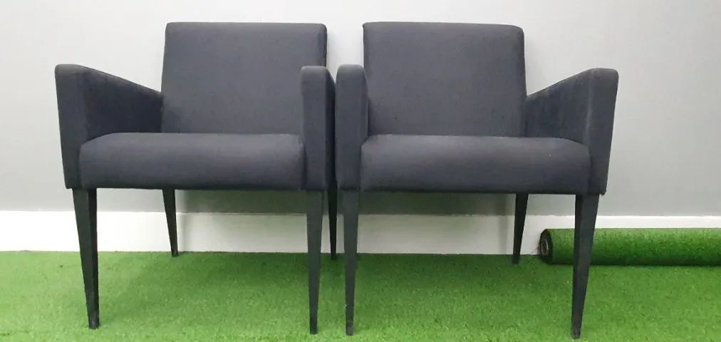 2 poltronas assento estofado, revestimento sintético - Foto 3