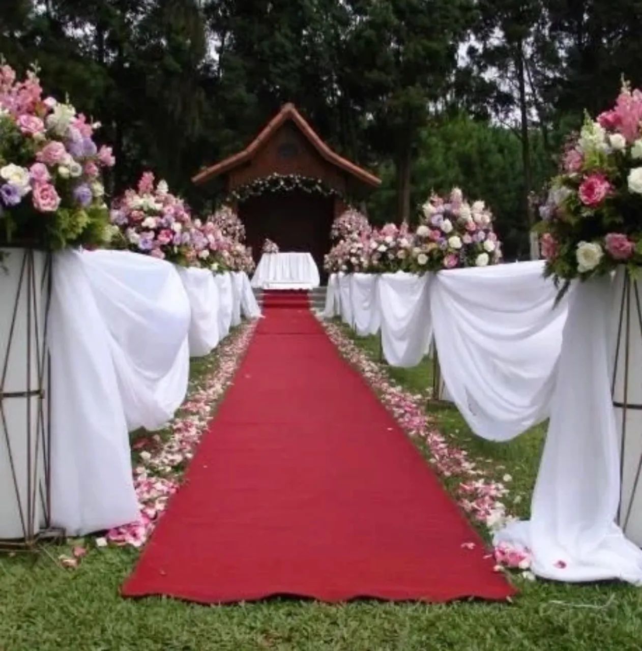 Tapete/passarela de Casamento nas cores Vermelho, Azul e Verde/Grama