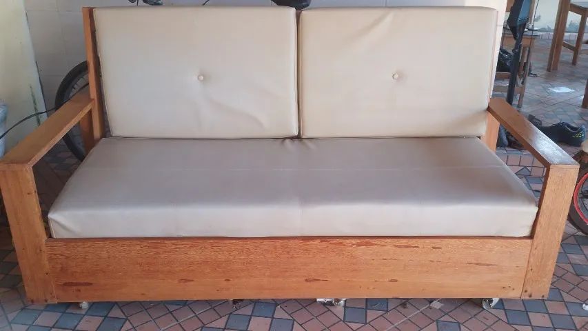 Sofa, em madeira de Angelin Pedra - Foto 5