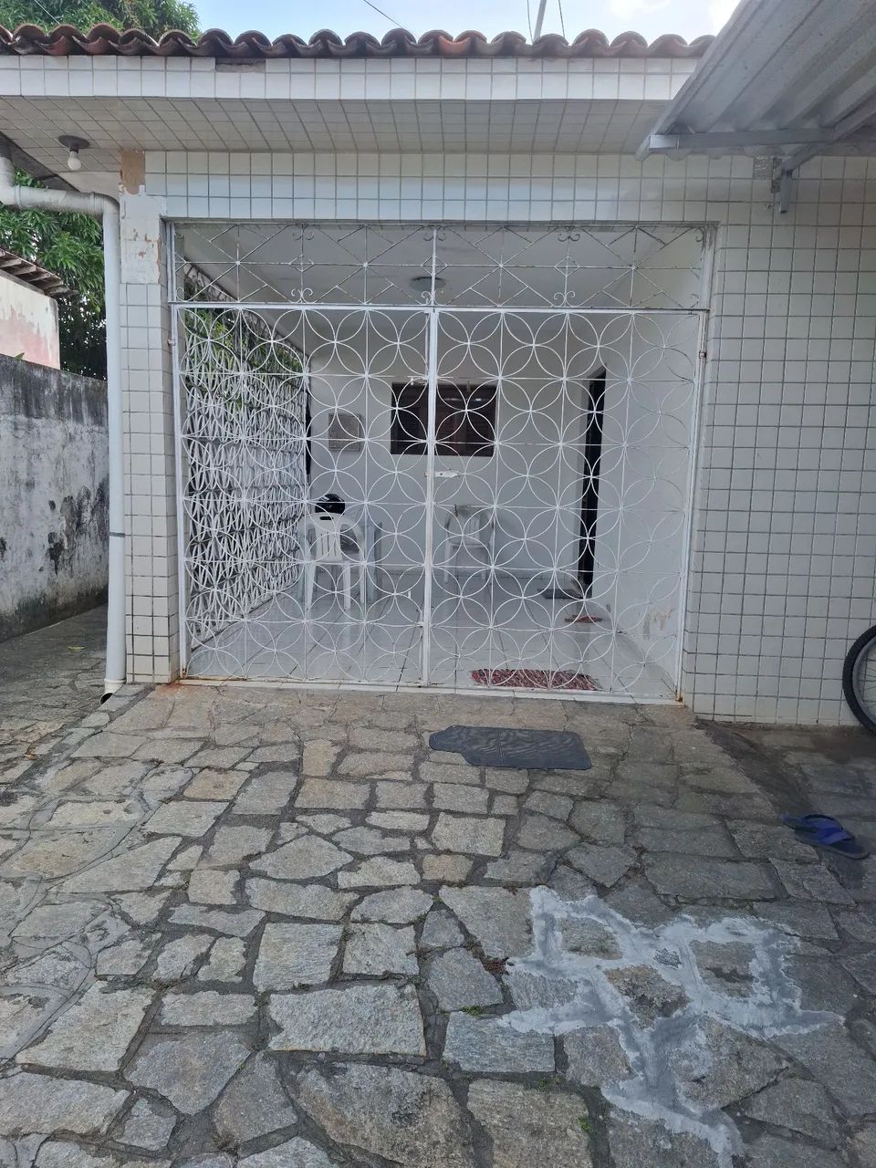 Casa com terreno 10x30 - Varjão - Foto 2