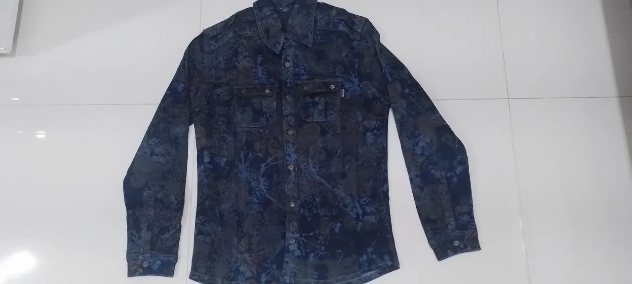 Vendo camisas manga longa e jaquetas 