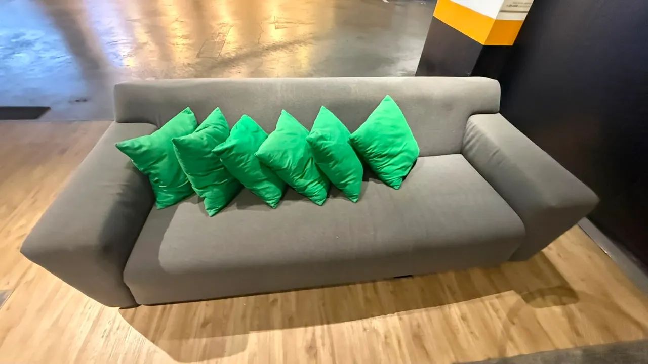 SOFÁ 3 LUGARES MUY