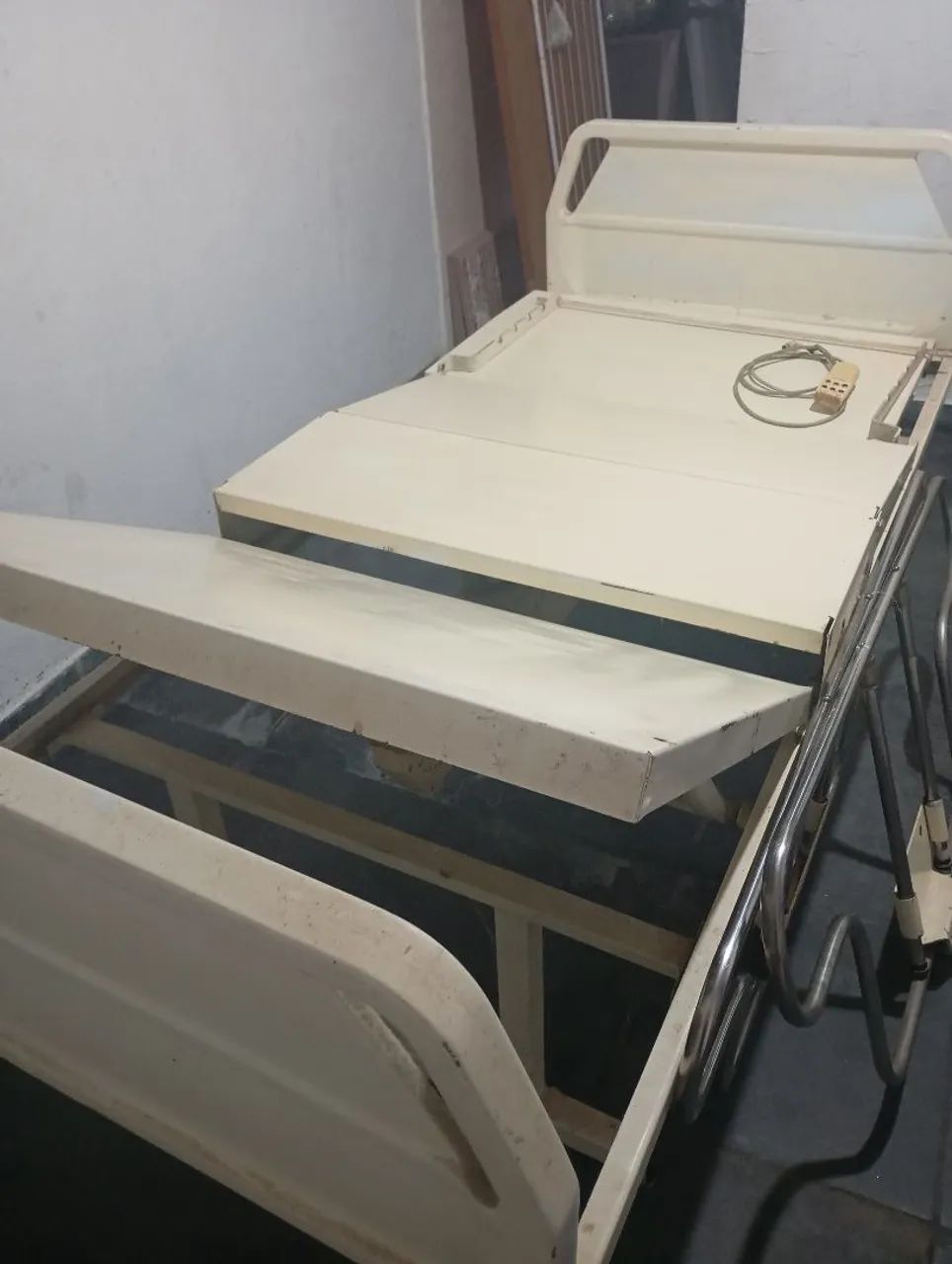 Cama hospitalar motorizada com defeito  - Foto 2