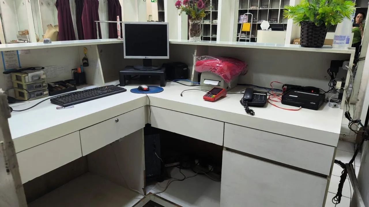Caixa e 2 balcões (para retirar) - Foto 2