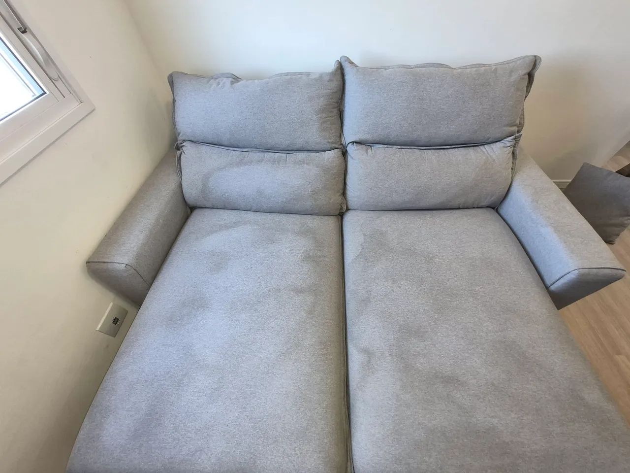 Sofá retrátil 2,40x2,20 cor cinza - acompanha 2 almofadas  - Foto 3