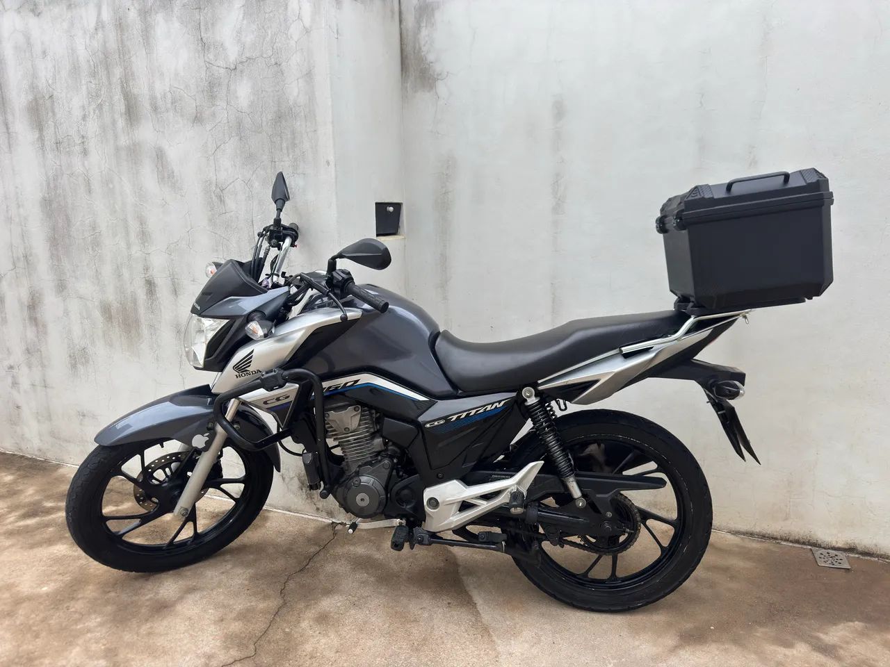 Titan 160 