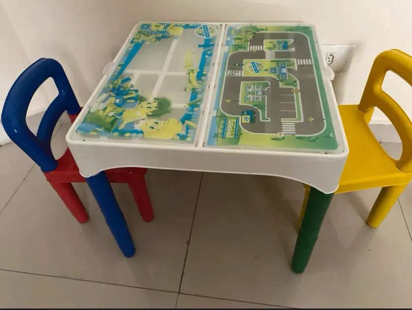 MESINHA INFANTIL C/ CADEIRINHAS - Foto 2