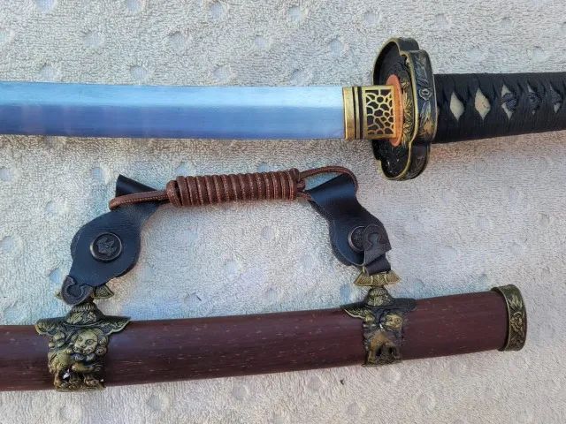 Espada com fio, com corte Chinesa importada dos USA. 