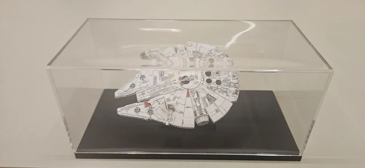Millennium Falcon Bandai. Montado e pintando 