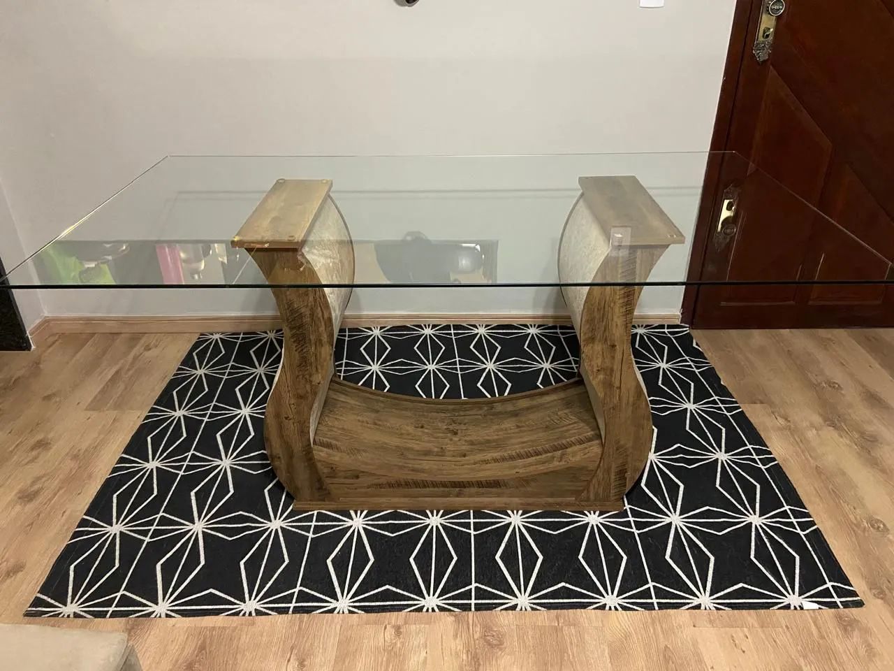 Mesa de vidro com 6 cadeiras  - Foto 4