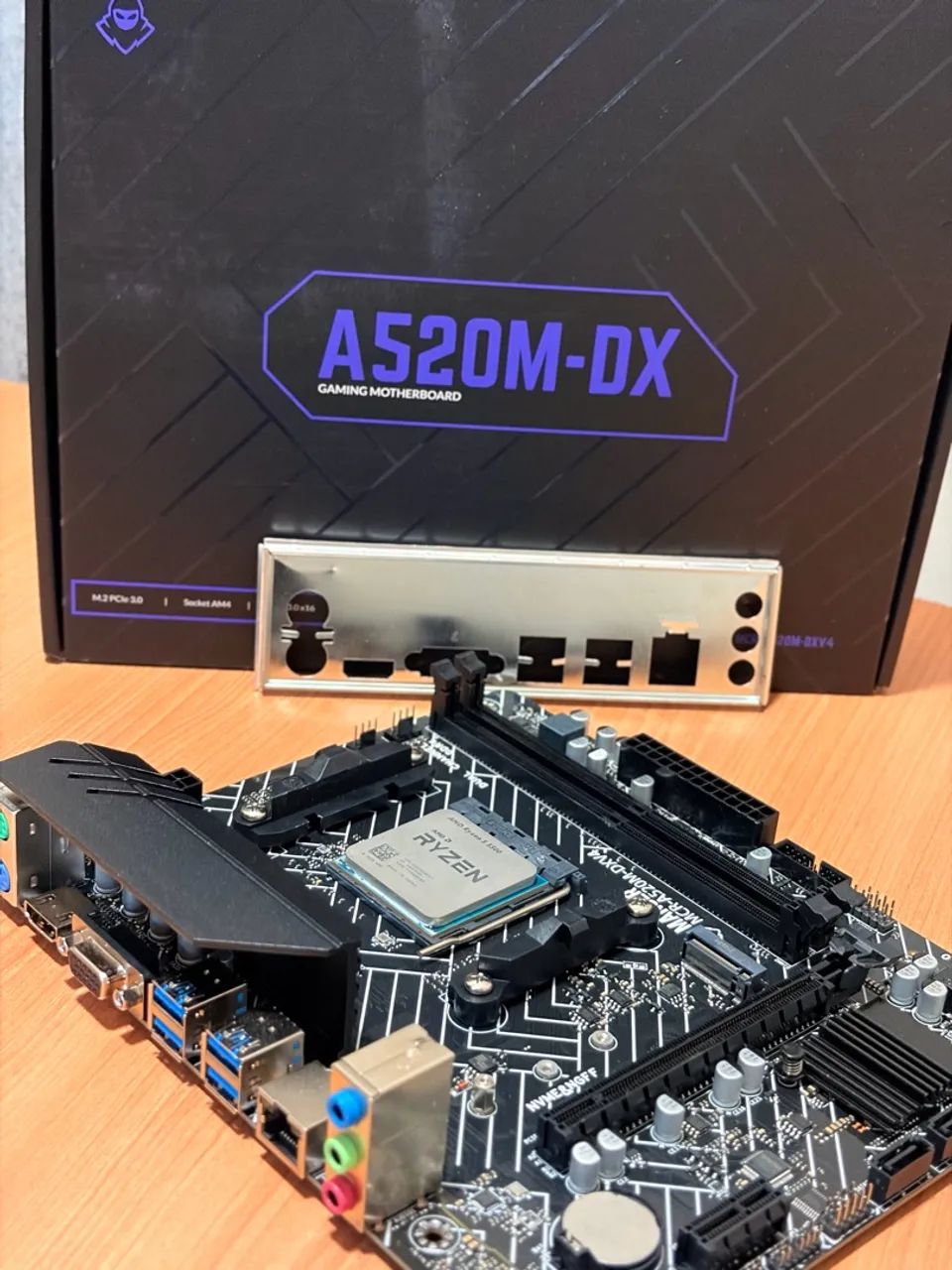 Kit Ryzen 5 5500 + A520M-DX 