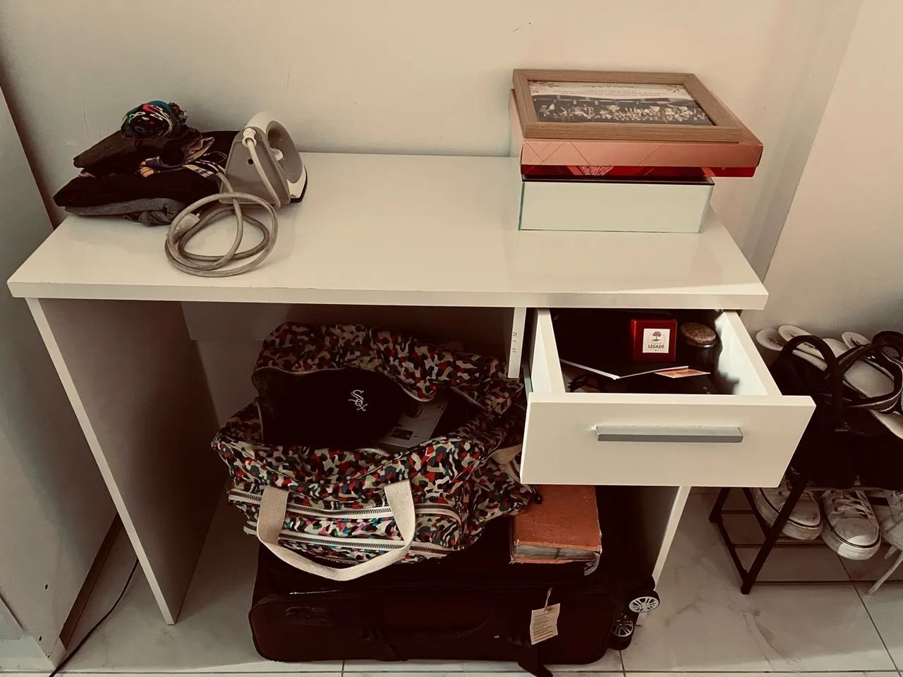 Televisão , Guarda roupa , mesa  - Foto 4