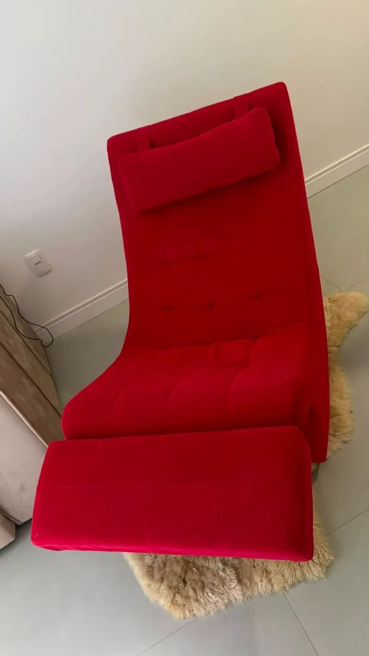 Poltrona vermelha linda 