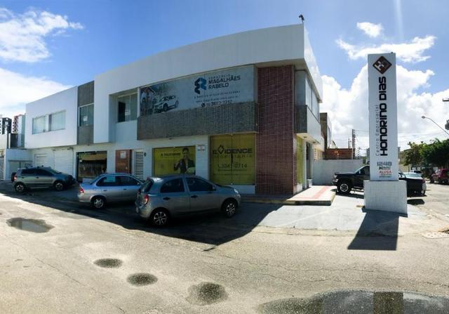 Sala comercial na Galeria Honorino Dias, Bairro Suissa