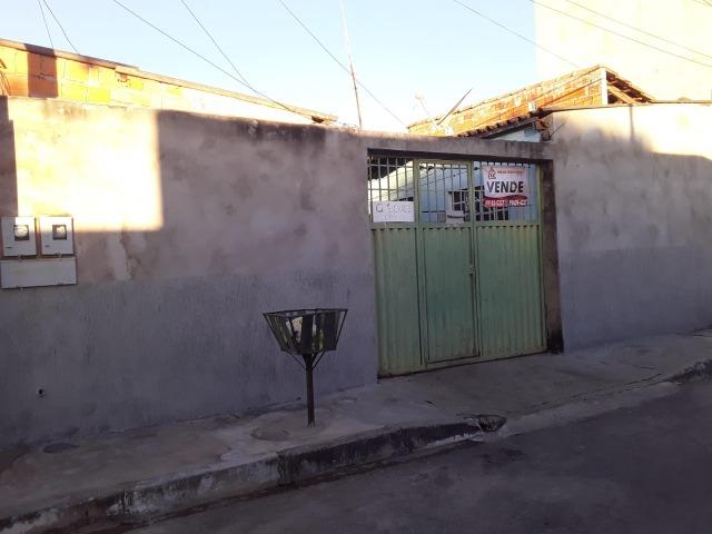 Vendo excelente lote no Arapoanga com 3 imóveis contendo 2 quartos cada