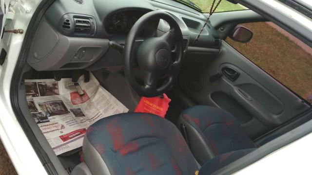 Renault Clio 2003 com ar - Foto 5