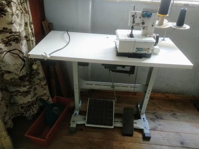 Máquina Industrial Galoneira e Overloque - Foto 2