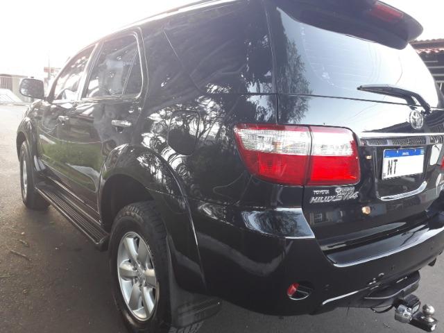 Toyota Hilux SW4 Gasolina / GNV - Foto 2