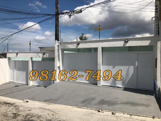 Casas lindas no Parque 10, com 3 QRTS. Agende sua visita