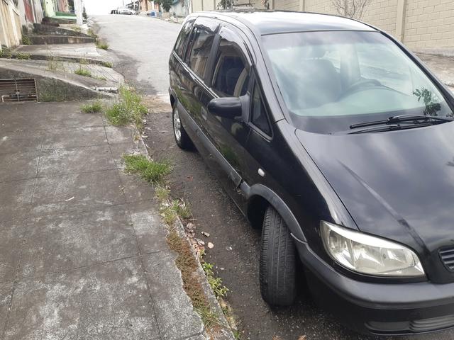 Zafira 7 lugares + GNV raridade - Foto 6