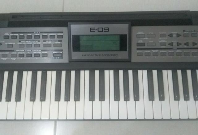Teclado Roland E-09 - Foto 3