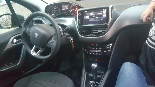 Peugeot 208 Griffe Aut. top de linha 2015 - Foto 8