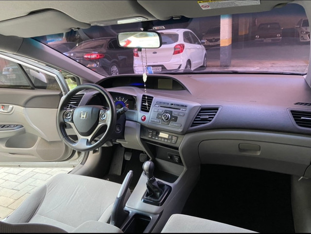 Vendo Honda Civic 2012/2013 LXS manual (Não aceito troca) - Foto 4