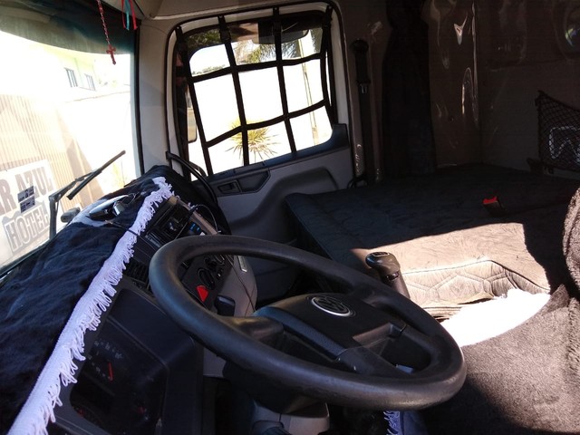 CAMINHÃO VOLKSWAGEN, COM SERVIÇO