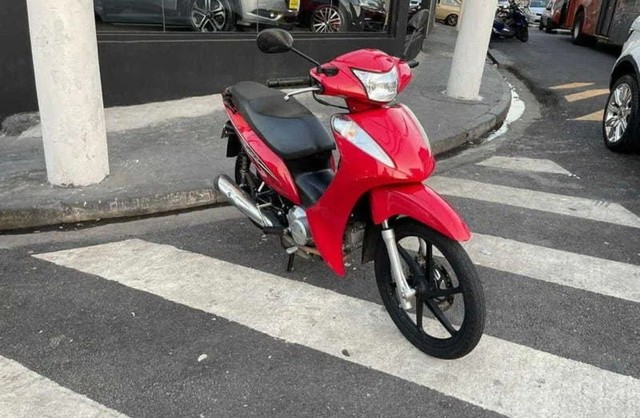 VENDO MOTO BIZ SEMI NOVA   PARCELAMENTO NO BOLETO 