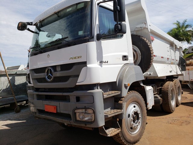 CAMINHÃO MERCEDES BENZ 6X4