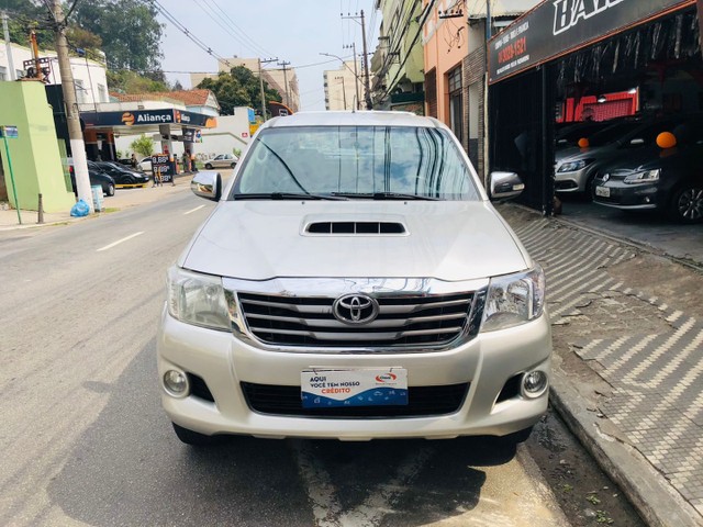 TOYOTA HILUX 2013 CD SRV COMPLETO D4-D 4X4 3.0 DIESEL AUTOMÁTICA 