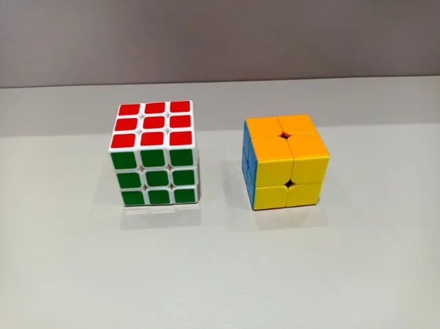 Kit Cubo Mágico Quebra Cabeça Profissional MoYu 4x4 e 5x5 - Cubo