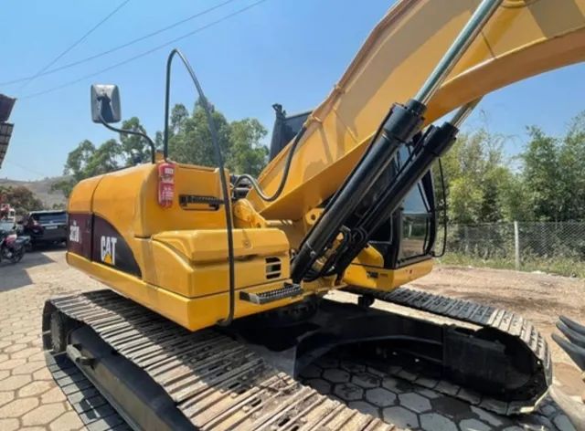 Escavadeira Caterpillar 323DL 2010 - Foto 4