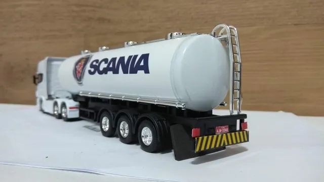 Miniatura Carreta Scania Tanque 1/32