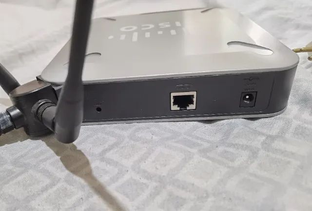 Roteador - Modem - Repetidor Cisco Small Business - 3 Antenas - Perfeito  - Foto 3