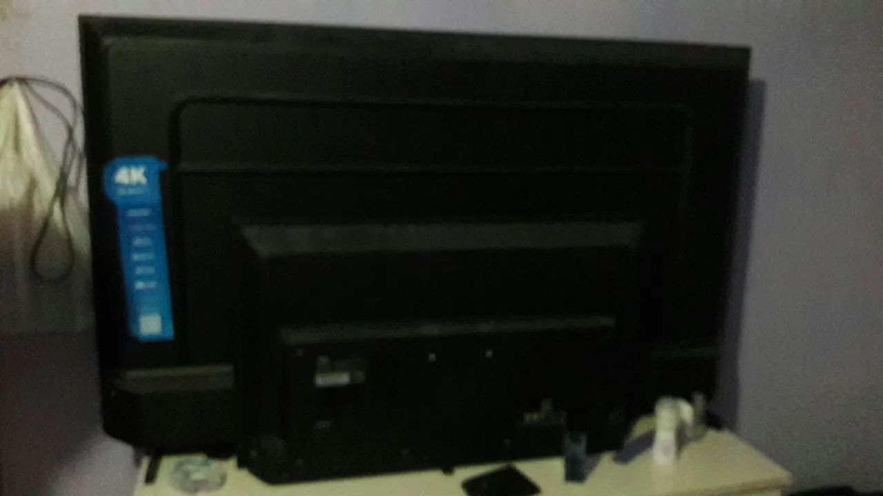 TV 4K em ótimo estado