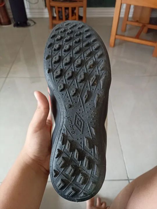 Chuteira Umbro Prisma - Tamanho 39 - Foto 3