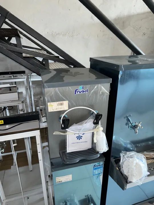 Bebedouro 10 L frisbel 