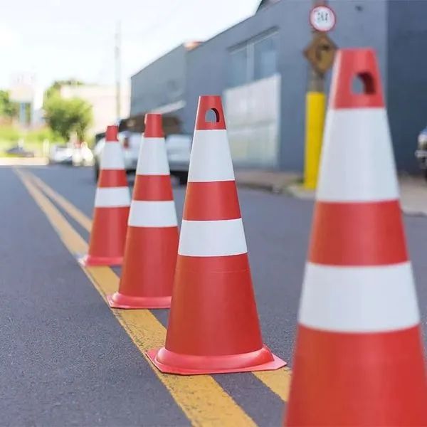 CONE RIGIDO 75 CM BRANCO E LARANJA 
