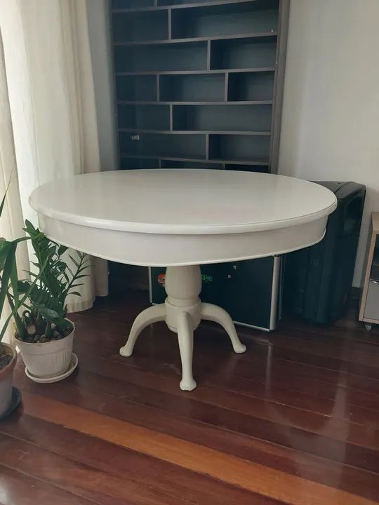 Mesa de madeira laqueada branca 