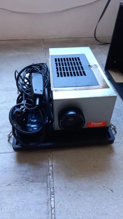 Projetor de slides Planet CF 66A S