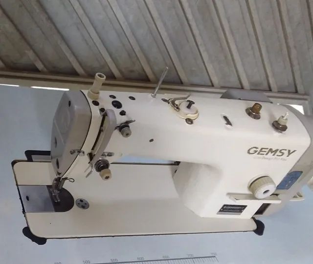 Máquina de Costura Industrial Direct Drive